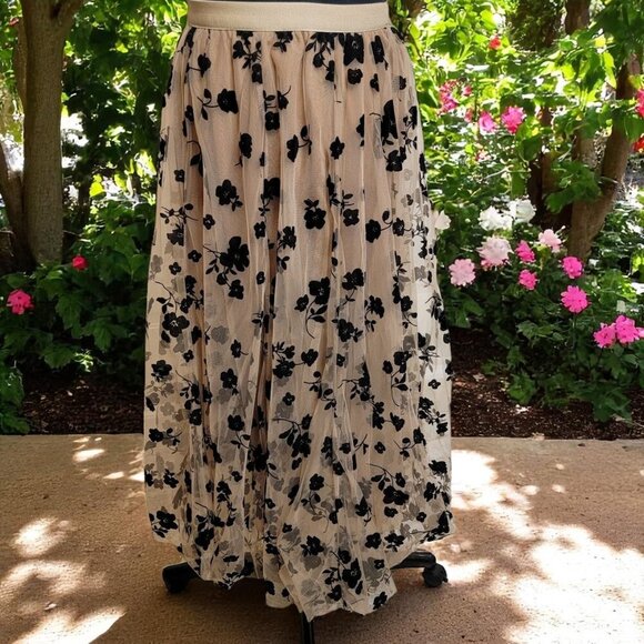Chicwish Caramel 3D Posy Tulle Skirt – Embroidered Mesh Midi | Size S/M - Picture 1 of 10